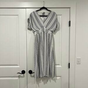 NWT Tahari Women's Knee Length‎ Dress Black and White Size 8